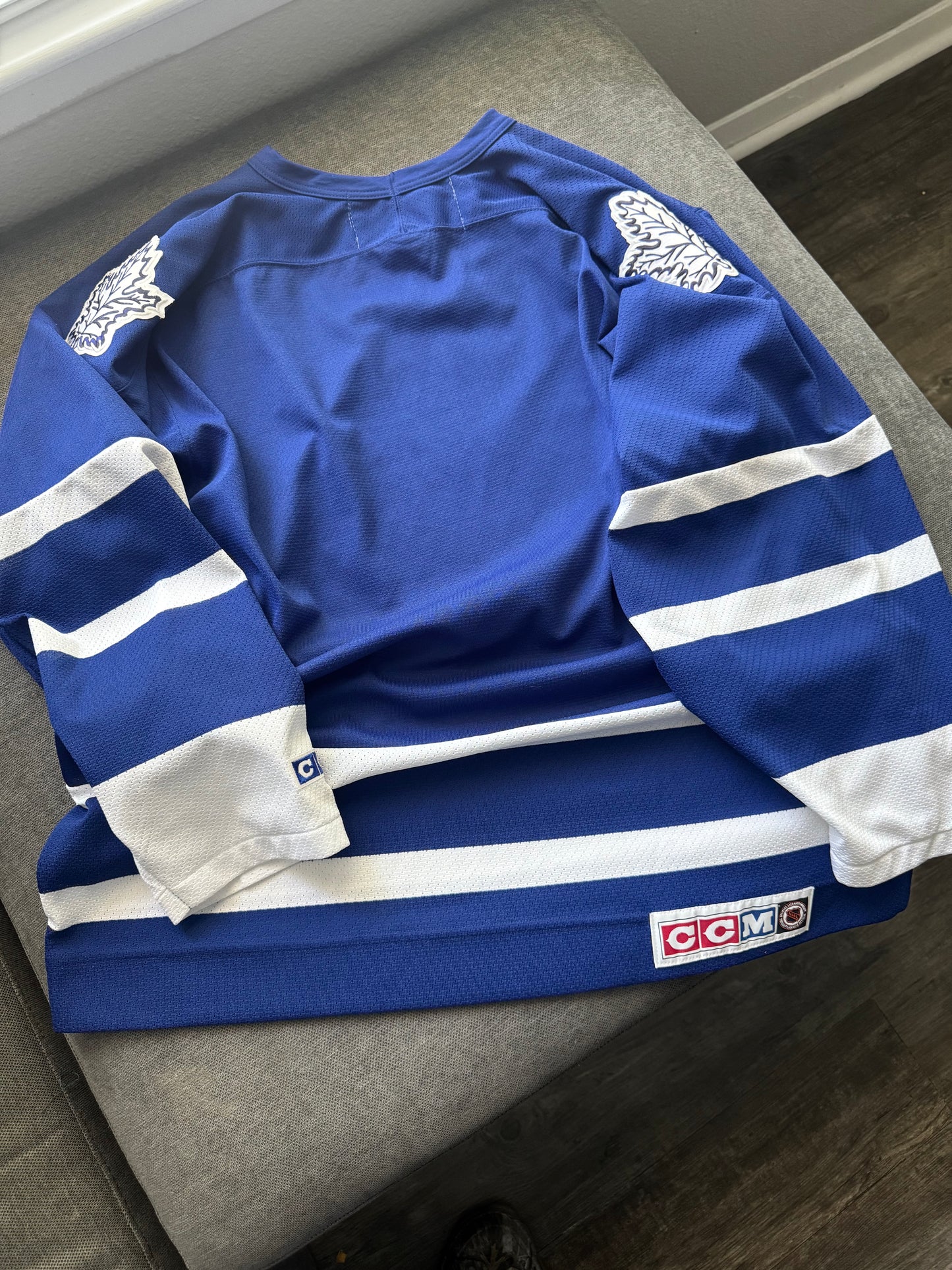 Vintage Toronto Maple Leafs Hockey Jersey (L)