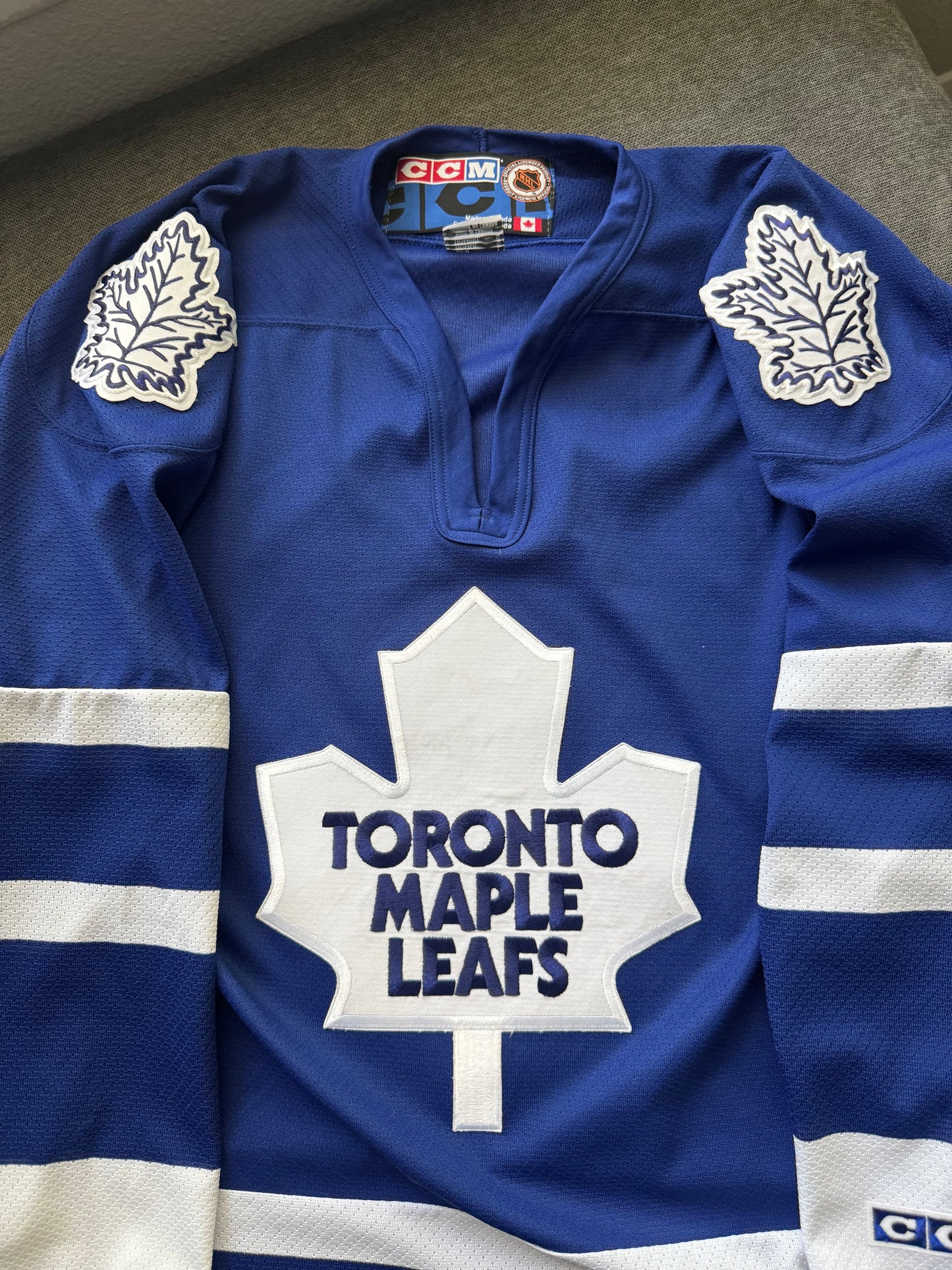 Vintage Toronto Maple Leafs Hockey Jersey (L)